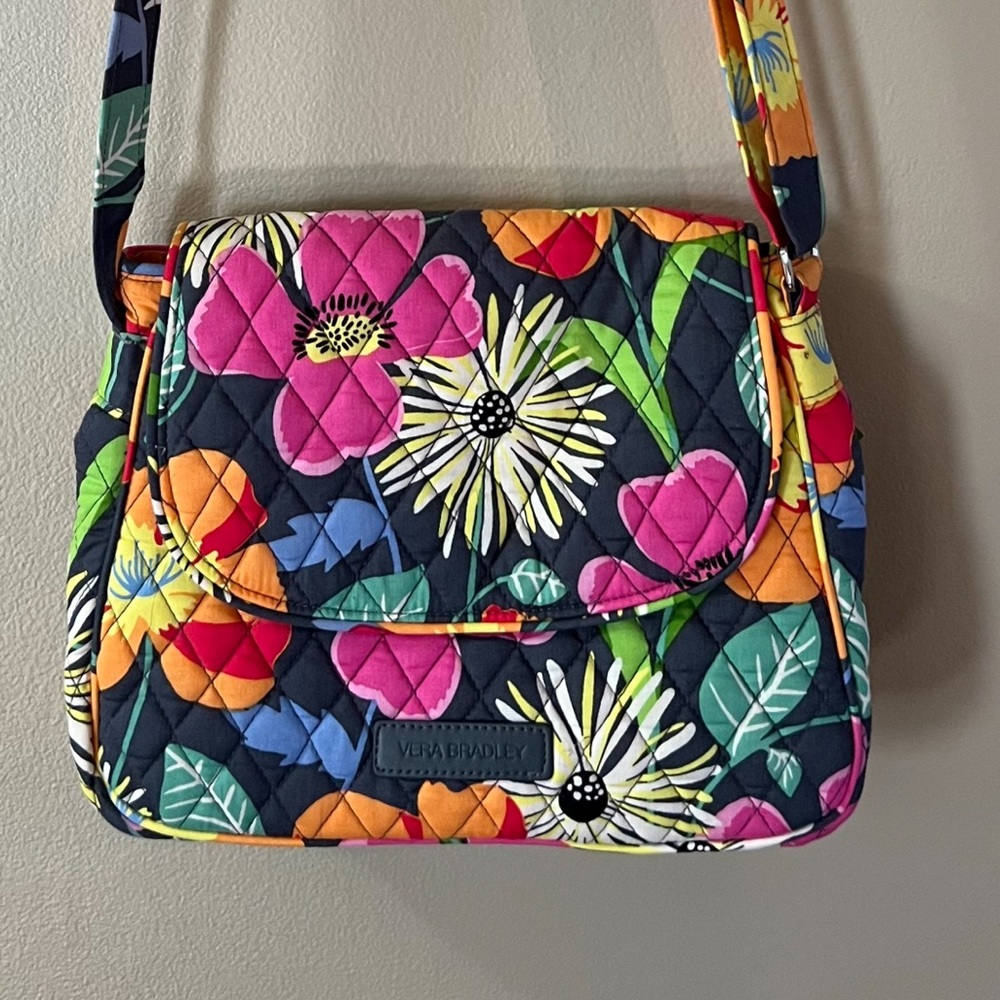 Vera Bradley Medium Flap crossbody in jazzy blooms